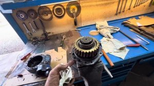 Поворотный редуктор TADANO обслуживание/ремонт