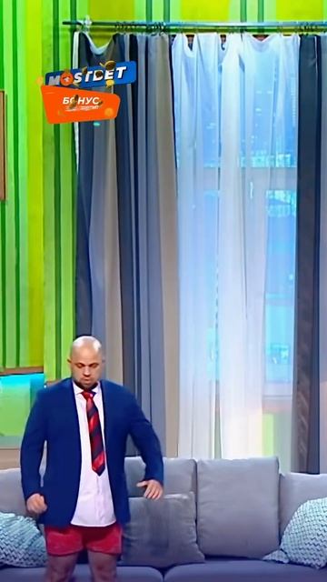 Председатель ТСЖ в заборе головой застрял!😂 #shorts #ура? смотреть онлайн