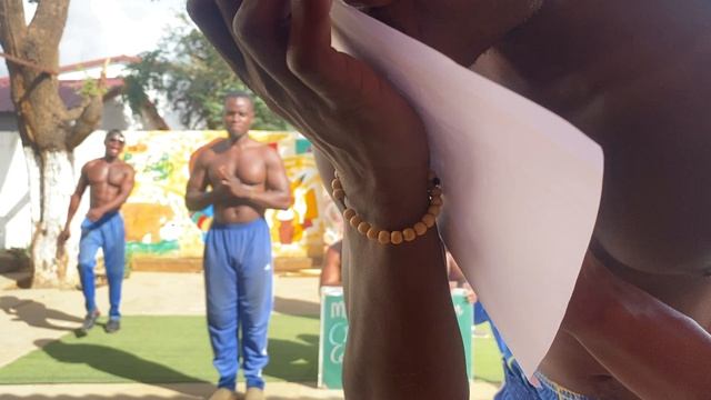 Привет из африки. Подарок на День Рождения смотреть онлайн