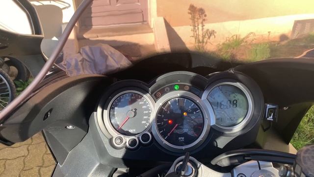 Triumph Sprint St 1050 Installation Indicateur IRE Gipro + Mise À Niveau Éclairage Arrière .
