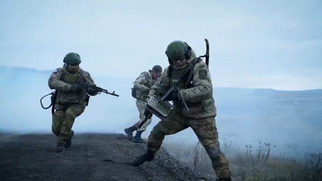 На горе стоял казак.