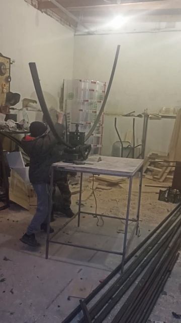 делаем дуги теплицы #теплицасвоимируками смотреть онлайн