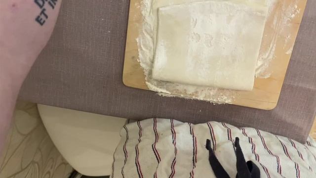 Не рвётся и не липнет | Раскатываем слоёное тесто легко и точно | EverydayKitchenChat