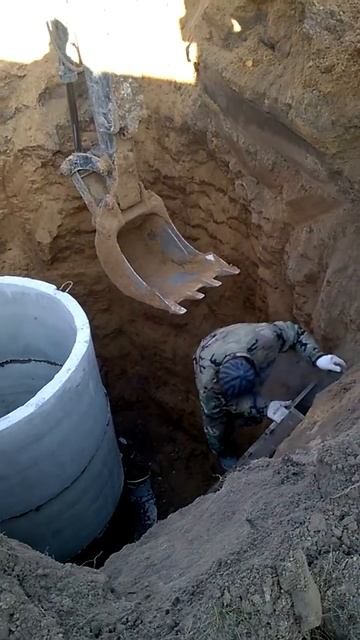 Монтаж септика из колец смотреть онлайн
