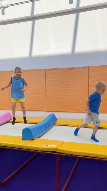 В нашем центре можно начать заниматься уже с 1,5 ЛЕТ. На?