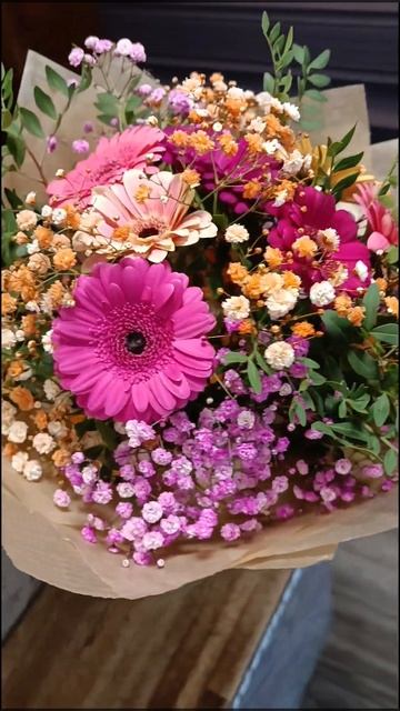 Гербера, гіпсофіла. #флористика #квіти #гипсофила #буке смотреть онлайн