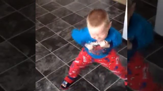 Смешные танцы. Подборка. Funny dance. Vine compilation смотреть онлайн