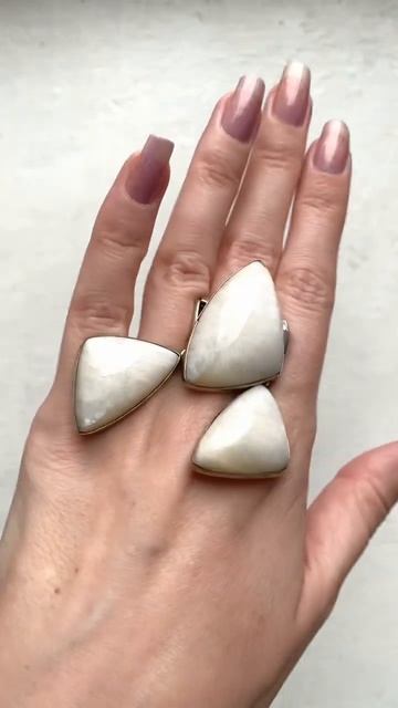 Комплект кольцо и серьги с лунным камнем треугольные ? смотреть онлайн