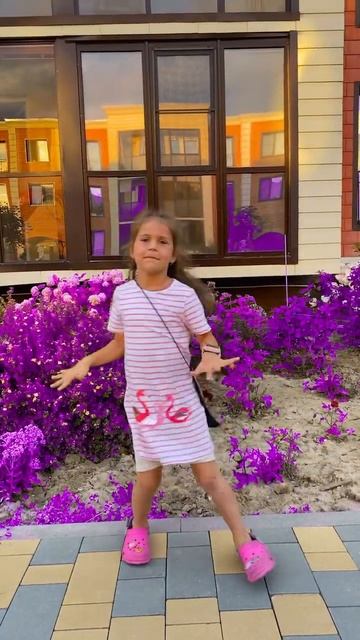 Всем привет,смотрите какие красивые цветы растут на ф? смотреть онлайн