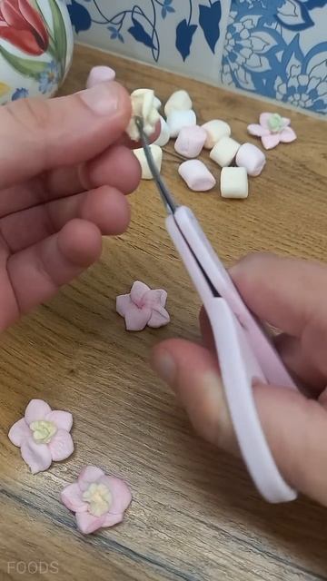 простые цветы из маршмеллоу #shorts #своимируками #easter #diy смотреть онлайн