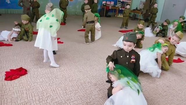 К Дню Победы, выступление группы детей. Уссурийск.