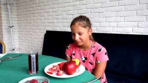 24 ЧАСА Челлендж Ира ест только красную еду