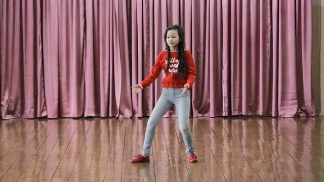 Динара Махмут. Танец 1 смотреть онлайн