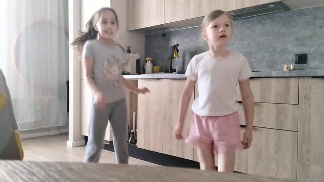 Девочки показывают как надо танцевать💃😃🔥Маргарит? смотреть онлайн