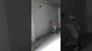 Шпатлёвка стен стартовый слой.