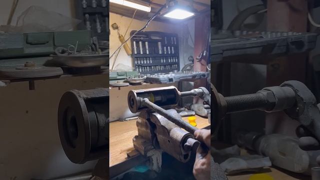 ЗАМЕНА ВТУЛОК РЕАКТИВНЫХ ТЯГ #ремонтавтомобиля #ваз2107 смотреть онлайн