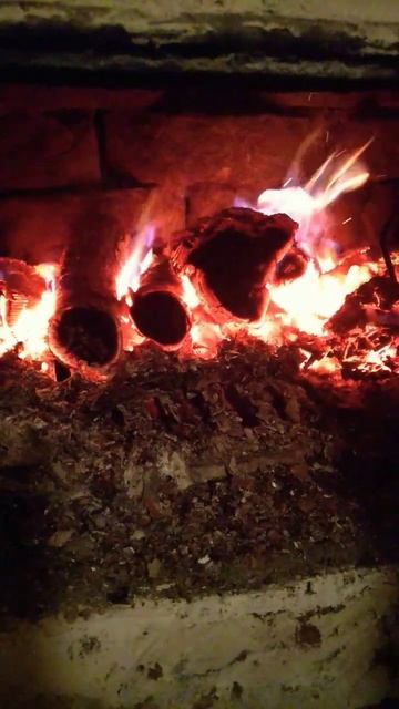 #Печь🏭#Похолодало t-3*🥶ночью🌌но есть #очаг🪔 в #стари смотреть онлайн