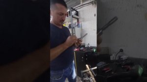 сорвалась резьба свечи на  головке. (гбц) питбайк. кайо