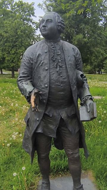 Памятник Ломоносову в Музеоне. #музеон#ломоносов смотреть онлайн