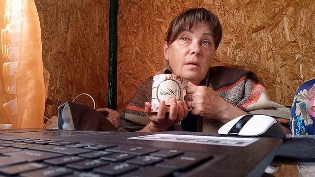 Нужно В Город ЗАБРАЛА ЦЕННОЕ Заехала поцеловала и в ОЗОН ЗА Подарками смотреть онлайн