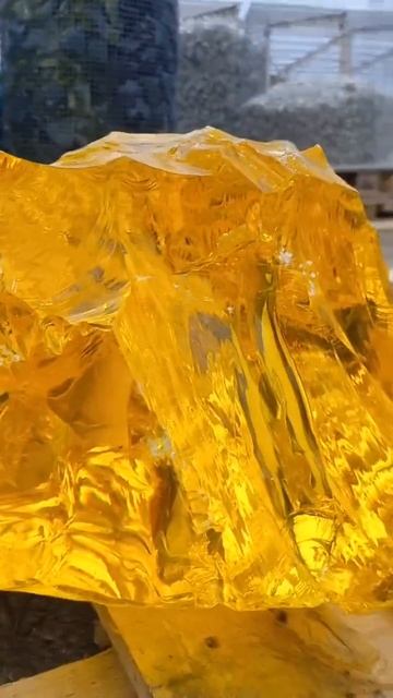 Ярко-желтый стеклянный камень.Под заказ. #ландшафтный?