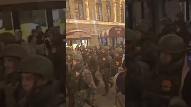бойцы прибыли с СВО для участия в Параде Победы.mp4
