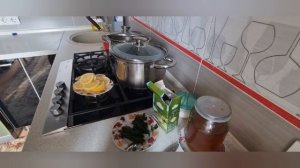Холодный зелёный чай с мятой и лимоном.