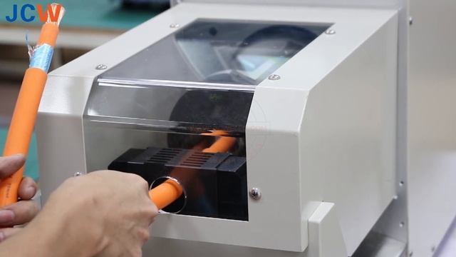 JCW-S600D Машина для зачистки зарядного кабеля EV смотреть онлайн