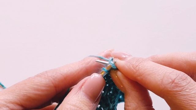 Оригинальный узор спицами. Просто и красиво! смотреть онлайн