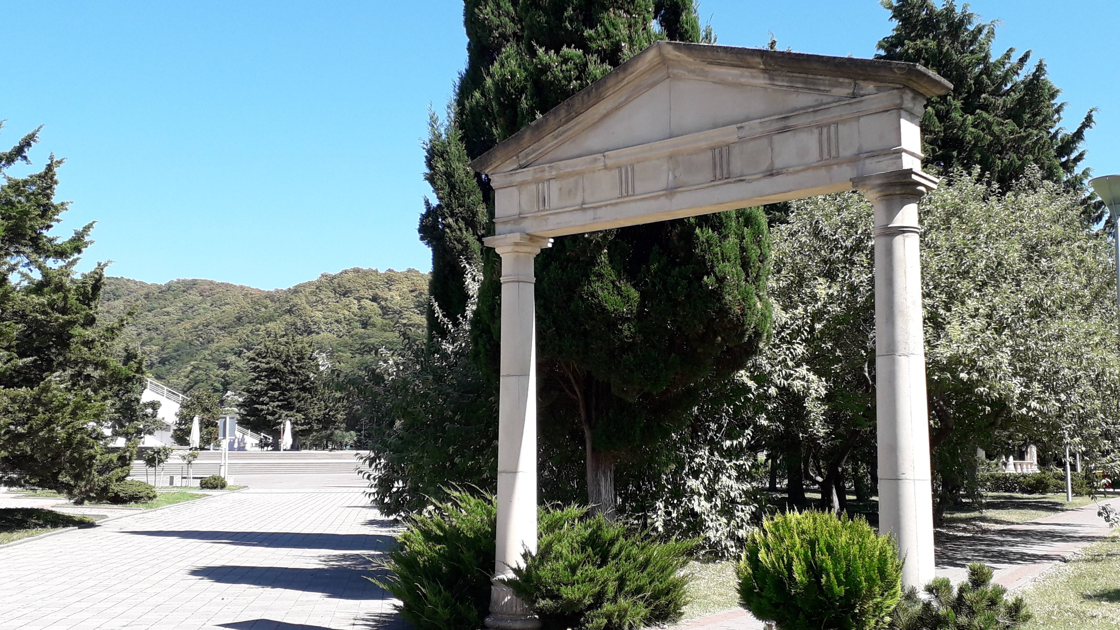 Куда отправить детей на море летом. Детский лагерь Орлёнок под Туапсе. Море, Солнце, танцы, песни. смотреть онлайн