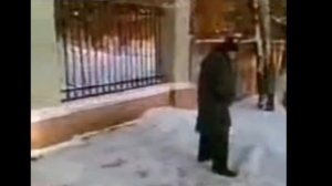 ай яй яй какой плохой мальчик, а кто же это? Бетмен!