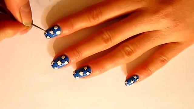 Быстрый и красивый маникюр с помощью дотса смотреть онлайн
