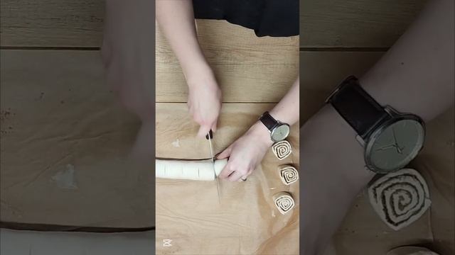 Булочки с корицей или ленивые синнабоны к чаю #булочки смотреть онлайн