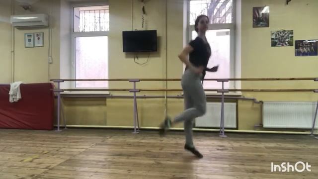 "Сувенір". Танцювальні етюди: відпрацювання синхронного виконання танцю "Ласуни". смотреть онлайн