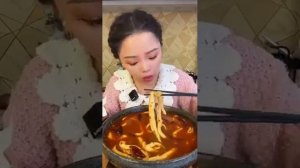 Китайцы едят на камеру / Асмр еда / Лапша!!! 🍝🍝🍝