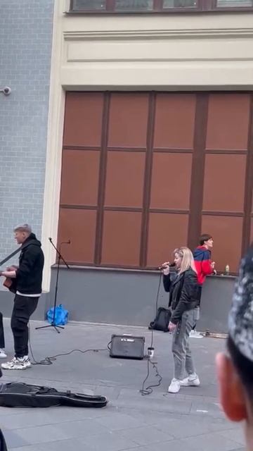 Крутое исполнение песни Самый дорогой человек группы смотреть онлайн