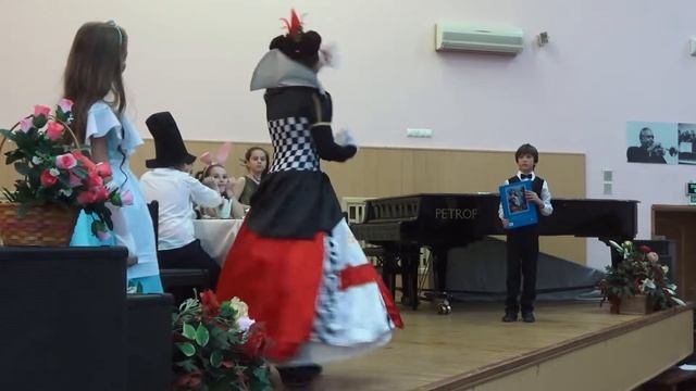 Спектакль Alice In Wonderland