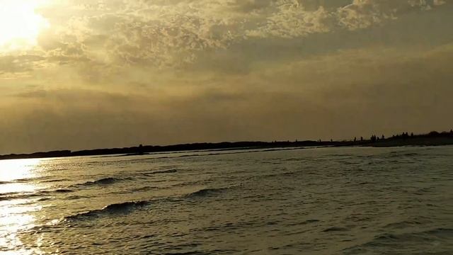 ОБЕРНИСЬ, ПОСМОТРИ: ВЕДЬ ПРЕКРАСНОЕ РЯДОМ...