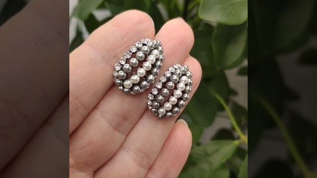 Серые серьги-гвоздики (2,2 х 1,5 см), бижутерный сплав смотреть онлайн