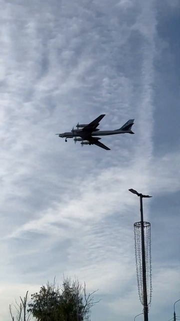 ТУ-95 , заход на посадку аэродром Дягилово #aviation смотреть онлайн