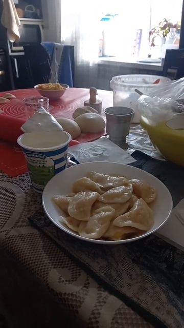 Начнём есть вареники смотреть онлайн