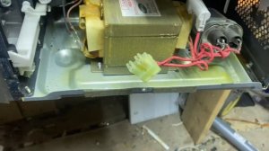 Микроволновка Samsung не включается