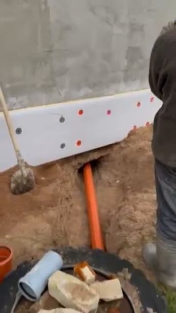 Строим дом. Часть 433. Унитаз под 45, а сверху клапан смотреть онлайн