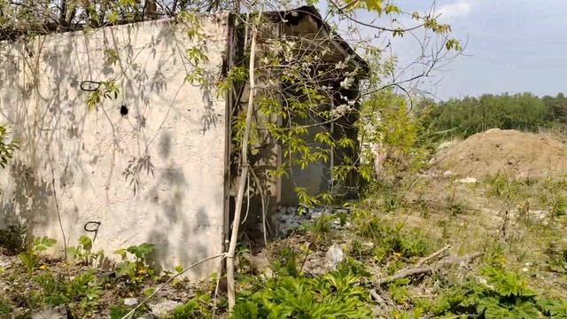 очень много заброшенных гаражей. не смотреть онлайн