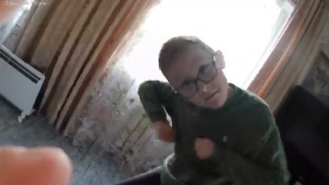 танцуем под разные песни часть 2