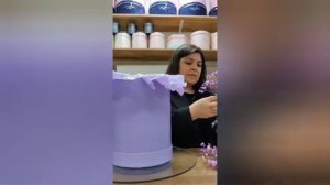 Собираем цветочную композицию из гипсофилы в шляпной