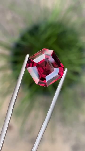 ЧУДЕСНЫЙ Гранат из Танзании 7.5ct, высшее качество, Loupe cle смотреть онлайн