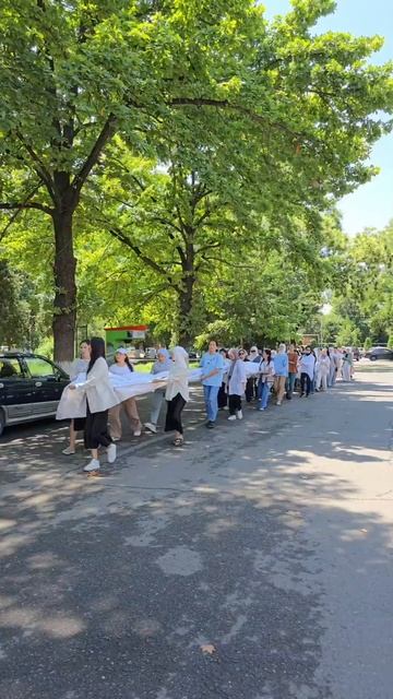 Студенты МНУ при подготовке к открытия финала футбола смотреть онлайн