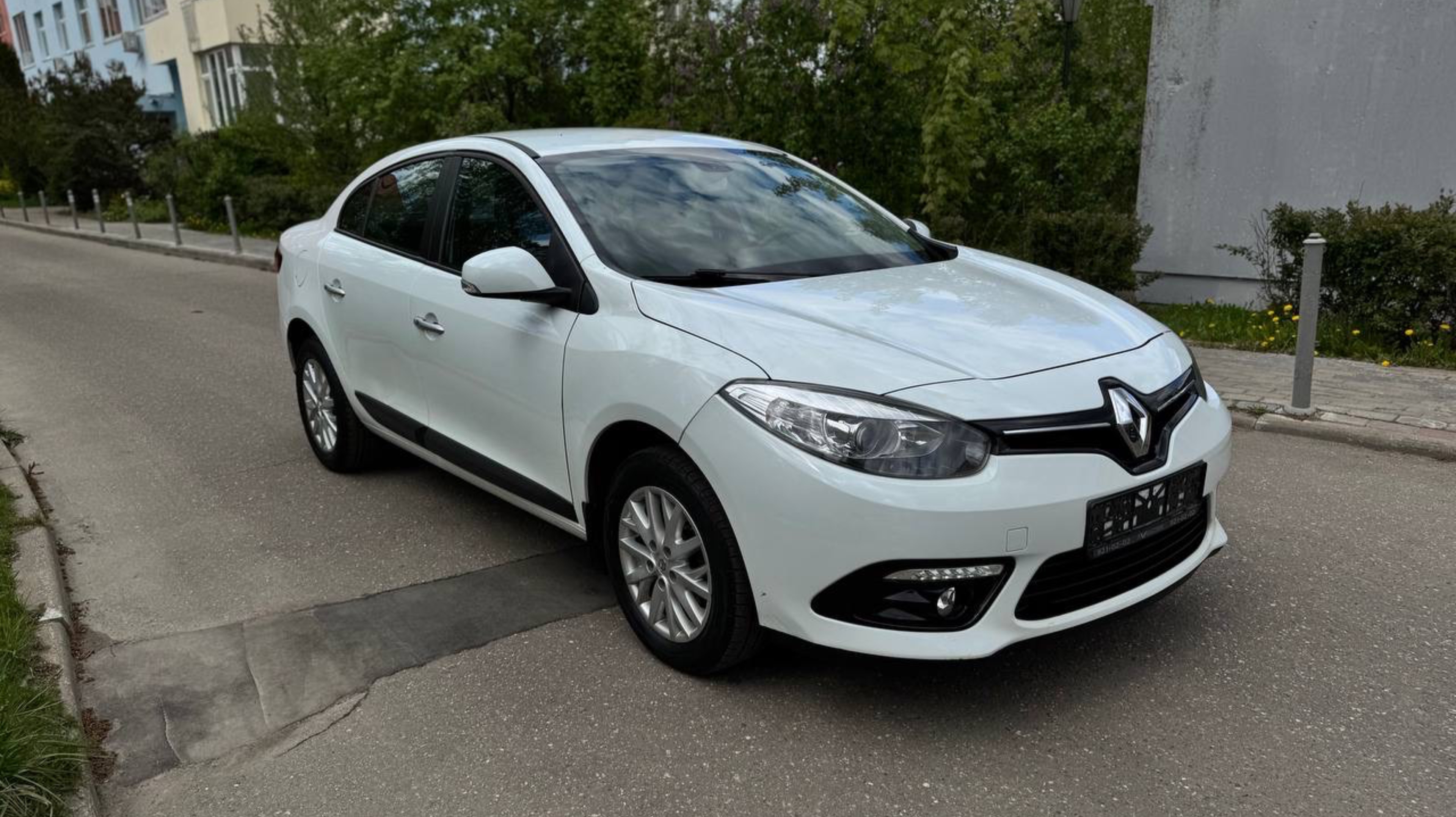 Renault Fluence, 2014г, в максимальной комплектации, 77 000км смотреть онлайн