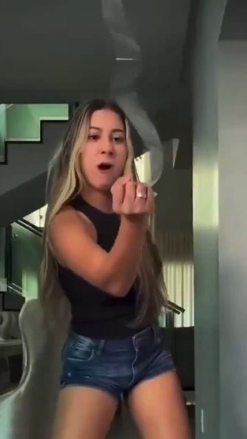 Мужики, будьте осторожны — они тренируются. 👉 Топор +1 смотреть онлайн